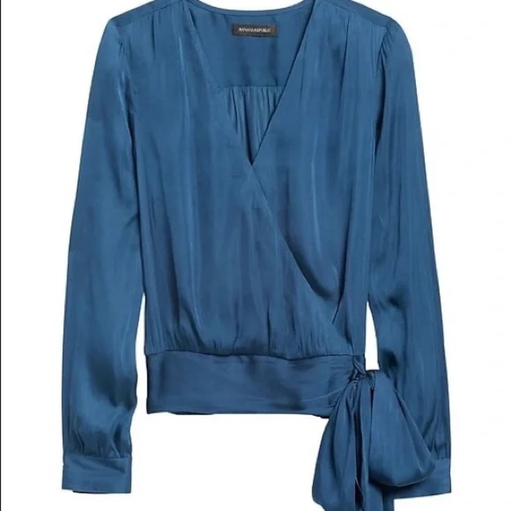 XS Banana Republic LS Wrap Top I'm Peacock color